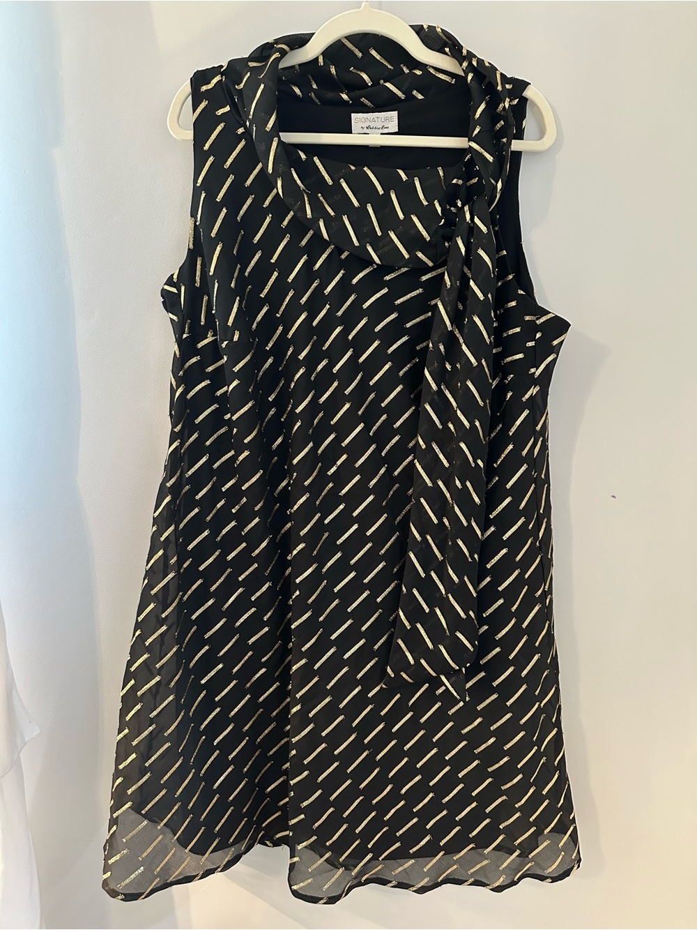 Signature Robbie Bee Women’s 16W Black Gold Metallic Stripe Sleeveless Dress
